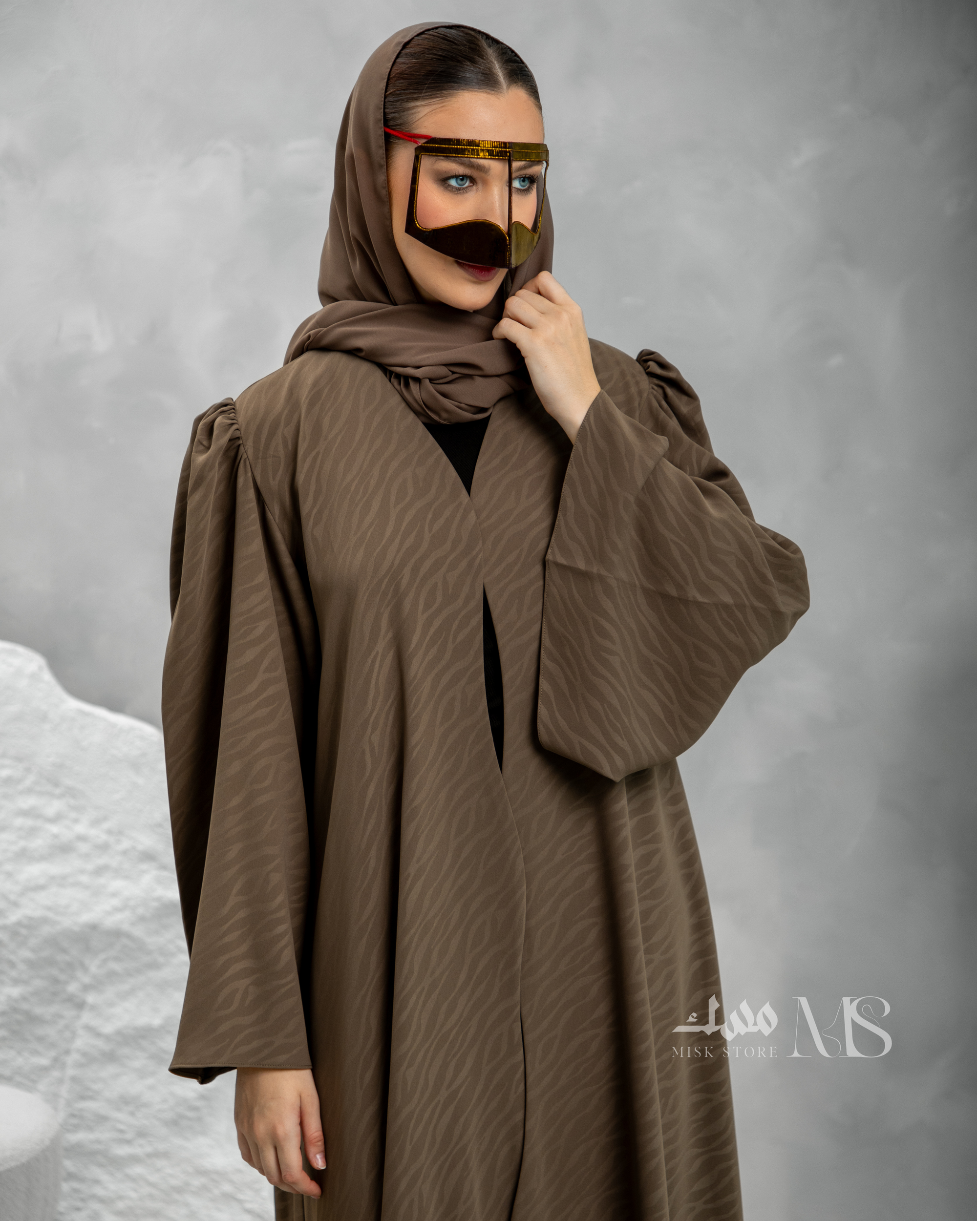 Al Oud Abaya